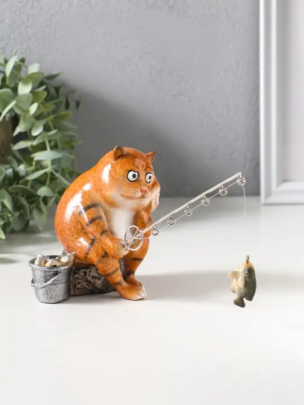 Фигурка полистоун лак &laquo;Рыжий кот на рыбалке&raquo;, 12.5&times;10&times;18 см