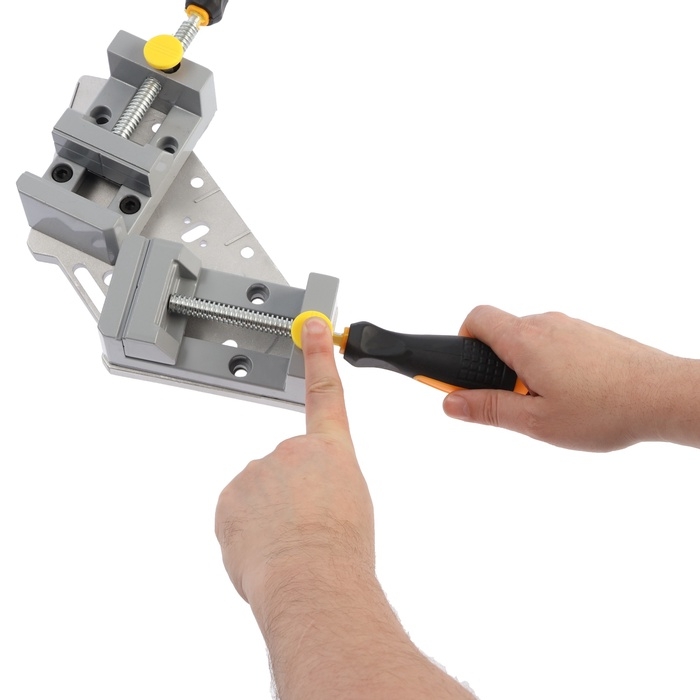 Струбцина угловая усиленная ТУНДРА, металлическая, два зажима 90 и 180°, 2К рукоятка, 70 мм   107021 Струбцина угловая усиленная ТУНДРА, металлическая, два зажима 90 и 180°, 2К рукоятка, 70 мм   107021