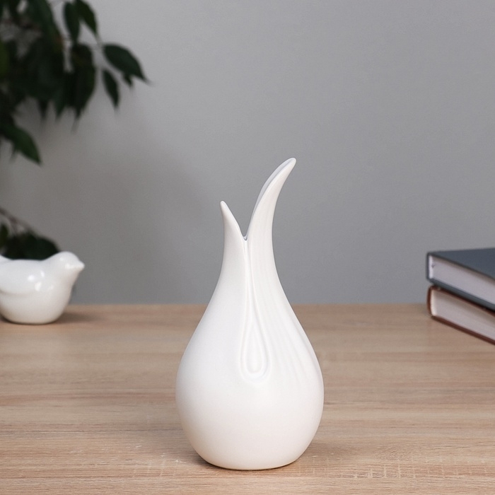 Ваза керамика настольная Ваза керамика настольная "Эллис" 17х8 см, белый