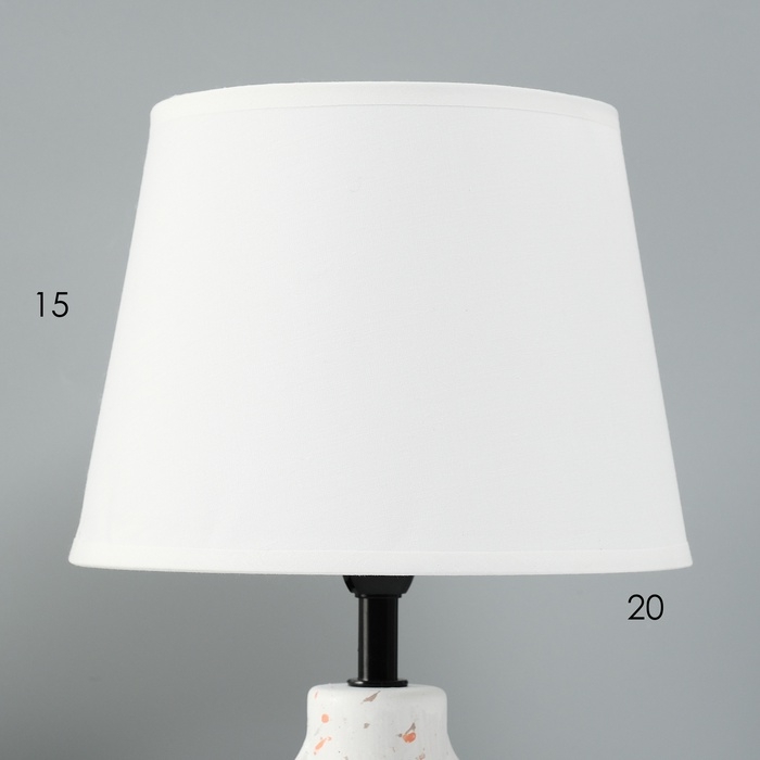 Лампа настольная Лампа настольная "Каламбур" 1х40Вт Е14 белый 20х20х32см