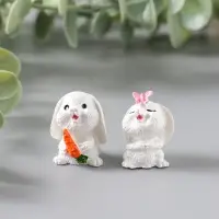 Фигурка полистоун &laquo;Белый зайка с бабочкой, морковкой&raquo;, 1.7&times;2.3&times;3 см, МИКС