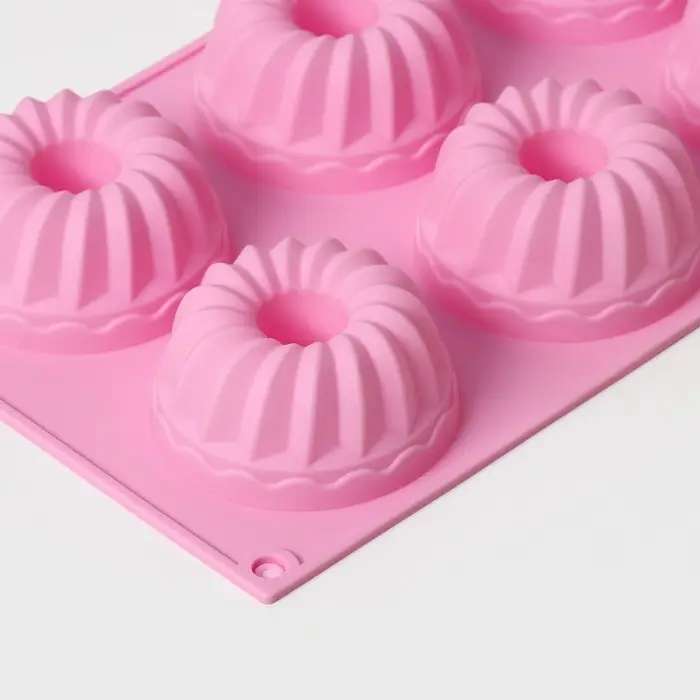 Форма для выпечки Доляна &laquo;Немецкий кекс&raquo;, силикон, 17&times;27 см, 6 ячеек (d=7 см), розовая
