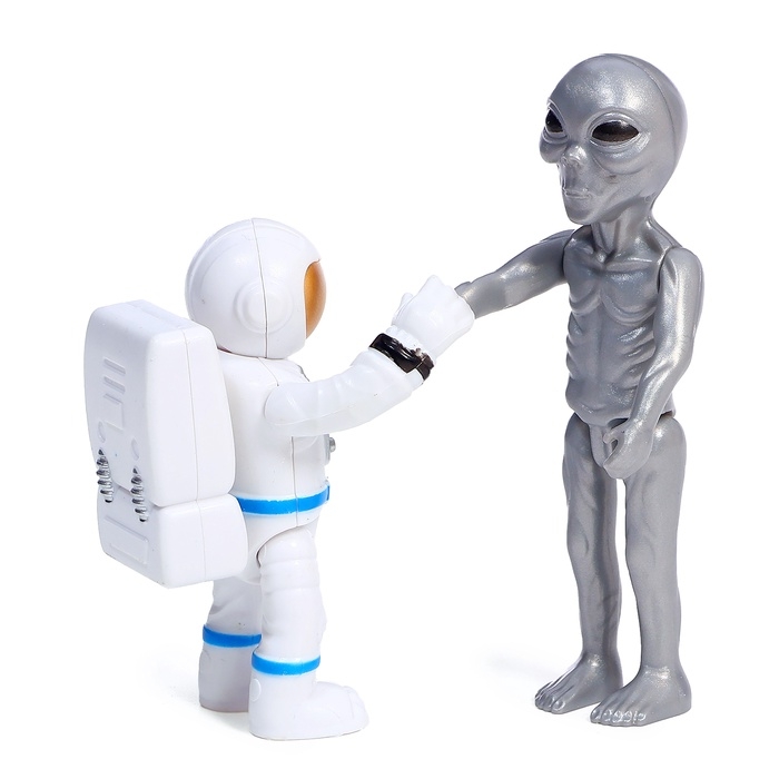 Игровой набор &laquo;Космические приключения&raquo;, летающая тарелка, капсула, фигурки 2 шт., свет, звук