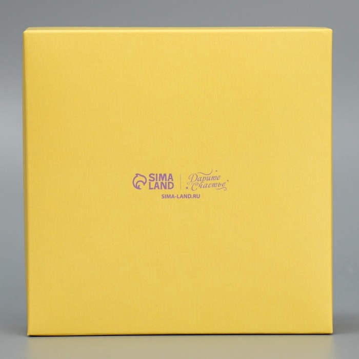 Коробка для конфет, кондитерская упаковка, 4 ячейки, «Цветы», 10.5 х 10.5 х 3.5 см