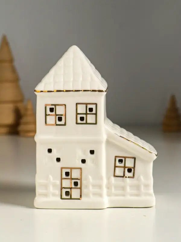 Сувенир керамика свет "Домик с верандой" белый с золотом 9,5х6х12,5 см
