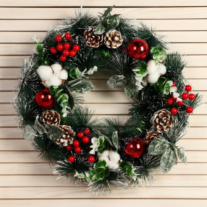 Венок новогодний d- 34 см  Венок новогодний d- 34 см "Уютная сказка" хлопок ягоды листья в снегу