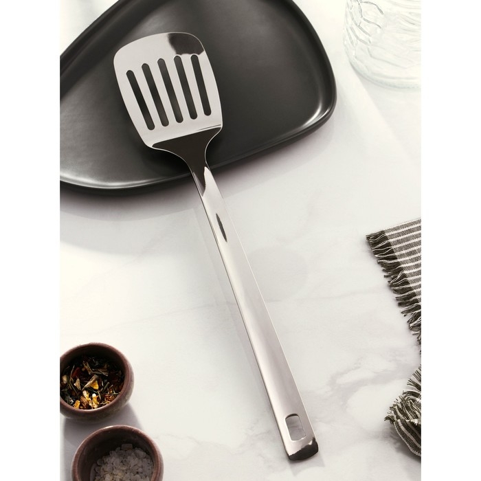 Лопатка из нержавеющей стали перфорированная Доляна Everyday, длина 39 см, толщина 3 мм, цвет серебряный Лопатка из нержавеющей стали перфорированная Доляна Everyday, длина 39 см, толщина 3 мм, цвет серебряный