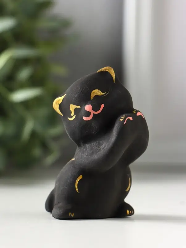 Фигурка керамика &laquo;Котик лапки вверх&raquo;, 7 см, чёрный