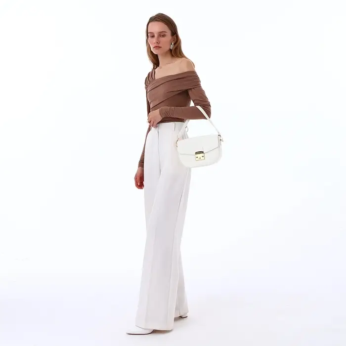 Сумка женская мессенджер TEXTURA на клапане, 23&times;6&times;15 см, белая
