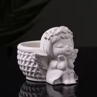 Подсвечник на 1 свечу &laquo;Ангел с корзинкой&raquo;, гипс, 9&times;6.5&times;7 см