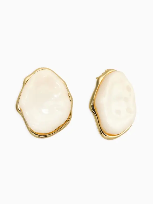 Серьги большие &laquo;Мятый овал&raquo;, акрил, белые в золоте