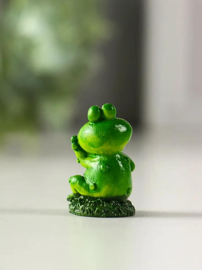 Сувенир полистоун "Лягушонок на полянке" МИКС 2х1,8х3,5 см Сувенир полистоун "Лягушонок на полянке" МИКС 2х1,8х3,5 см