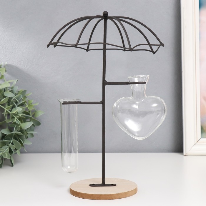 Декор металл, стекло, дерево  Декор металл, стекло, дерево "Сердце под зонтиком" на подставке чёрный 16х12х27 см