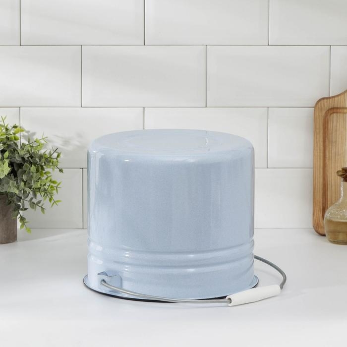 Ведро эмалированное цельнотянутое, 9 л, с крышкой, цвет светло-голубой Ведро эмалированное цельнотянутое, 9 л, с крышкой, цвет светло-голубой