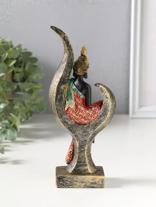 Сувенир полистоун "Будда в ярком одеянии на листе" 4х8,2х19,5 см