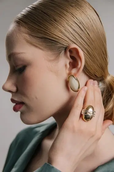 Серьги &laquo;Стиль&raquo;, овал вытянутый, белые в золоте