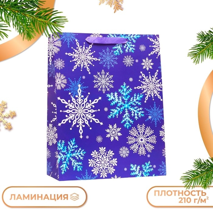 Новый год. Пакет подарочный Новый год. Пакет подарочный "Снежинки", 33 х 42,5 х 15 см.