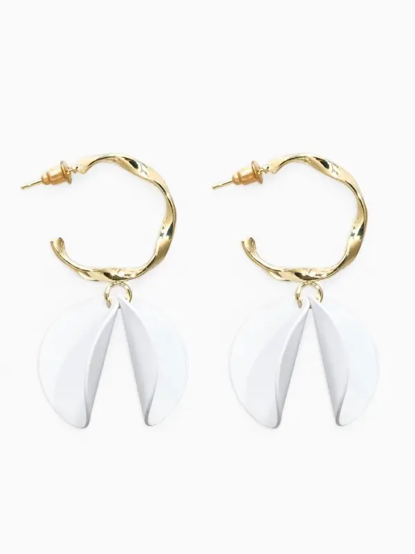 Серьги &laquo;Лепесточки на кольце&raquo;, белые в золоте