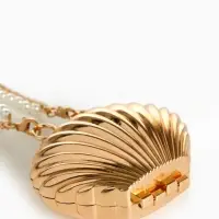 Сумка мини-клатч на магните, в форме ракушки, жёсткий корпус, на длинной цепочке, золотистая