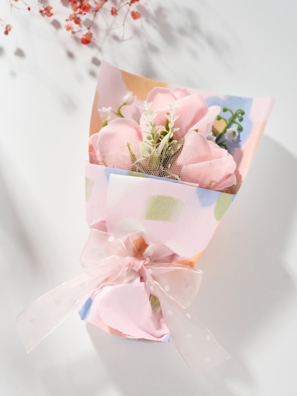 Букет из мыльных лепестков "Розы в подарочной коробке" розовый 7,5х13,8х20,5 см