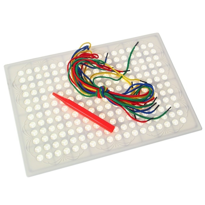 Шнуровальный планшет «Любимые герои», ручка для шнурка, по Методике Монтессори Шнуровальный планшет «Любимые герои», ручка для шнурка, по Методике Монтессори