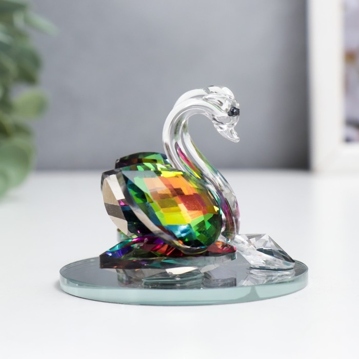 Сувенир стекло Сувенир стекло "Лебеди с бриллиантом" зелёная голография 6,5х5х5 см
