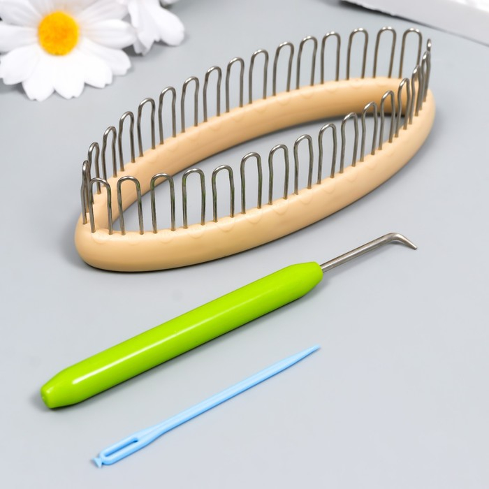 Набор устройств для вязания носков 13,8х5,5х3,2 см (подставка 1,5 см) + игла и крючок Набор устройств для вязания носков 13,8х5,5х3,2 см (подставка 1,5 см) + игла и крючок