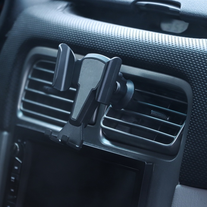 Держатель телефона Cartage в дефлектор, самозажимной захват 6-9.5 см, черный Держатель телефона Cartage в дефлектор, самозажимной захват 6-9.5 см, черный