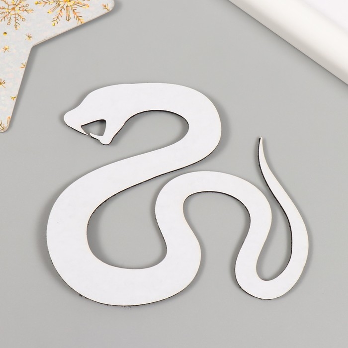 Новогодний декор на клеевой основе Новогодний декор на клеевой основе "Змейка" фоам глиттер 8х9 см чёрная