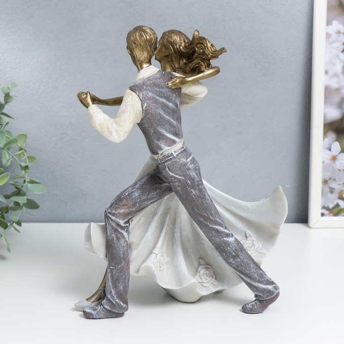 Сувенир полистоун  Сувенир полистоун "Новобрачные - свадебный танец" 27,5х13х20,5 см