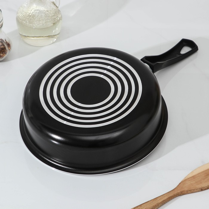 Сотейник Consul, 1,5 л, d=20 см, пластиковая ручка, стеклянная крышка, антипригарное покрытие, цвет чёрный Сотейник Consul, 1,5 л, d=20 см, пластиковая ручка, стеклянная крышка, антипригарное покрытие, цвет чёрный