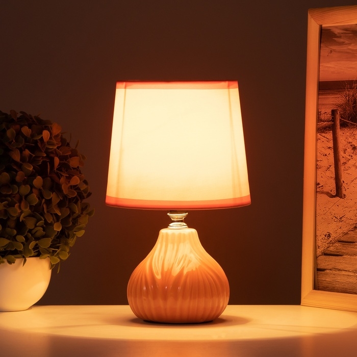 Лампа настольная Лампа настольная "Уго" 1х40Вт Е14 оранжевый 14.5х14.5х24см