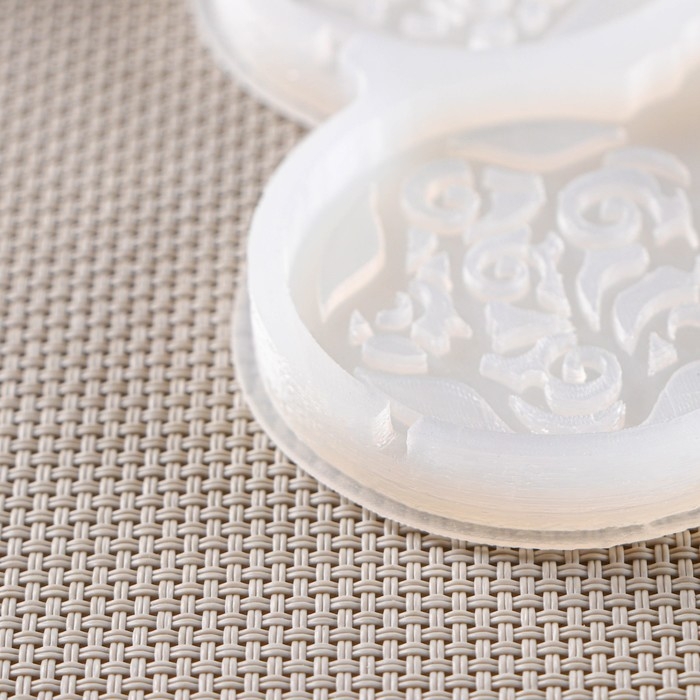 Силиконовый молд для леденцов и шоколада «Шары», 12×12 см, ячейка d=5 см, цвет прозрачный Силиконовый молд для леденцов и шоколада «Шары», 12×12 см, ячейка d=5 см, цвет прозрачный