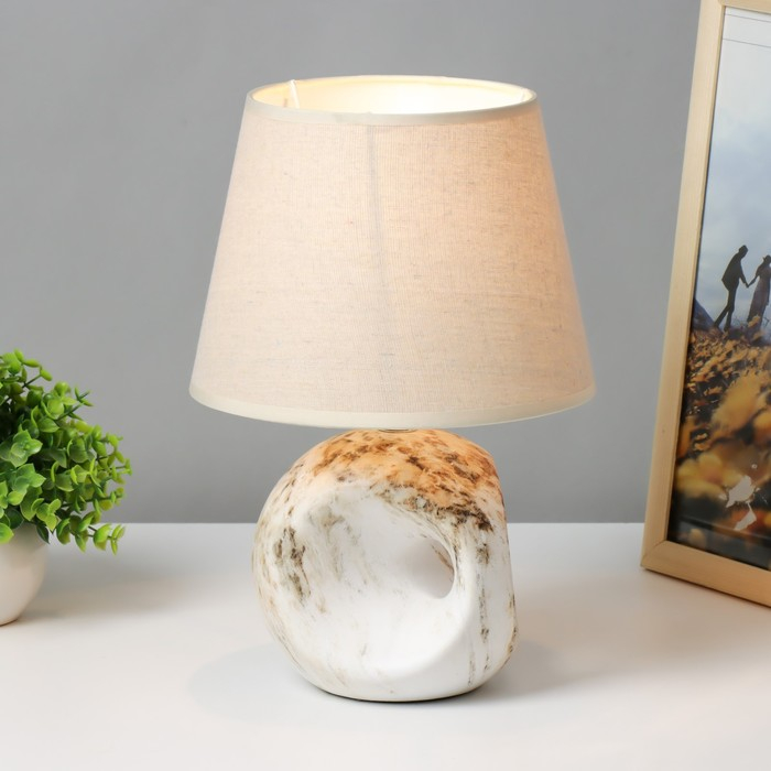 Лампа настольная  Лампа настольная "Аделия" 1x40Вт E14 бежевый 14,5х14,5x20,5 см RISALUX