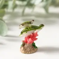 Сувенир полистоун "Черепашки в кораллах" 3х3,4х3 см