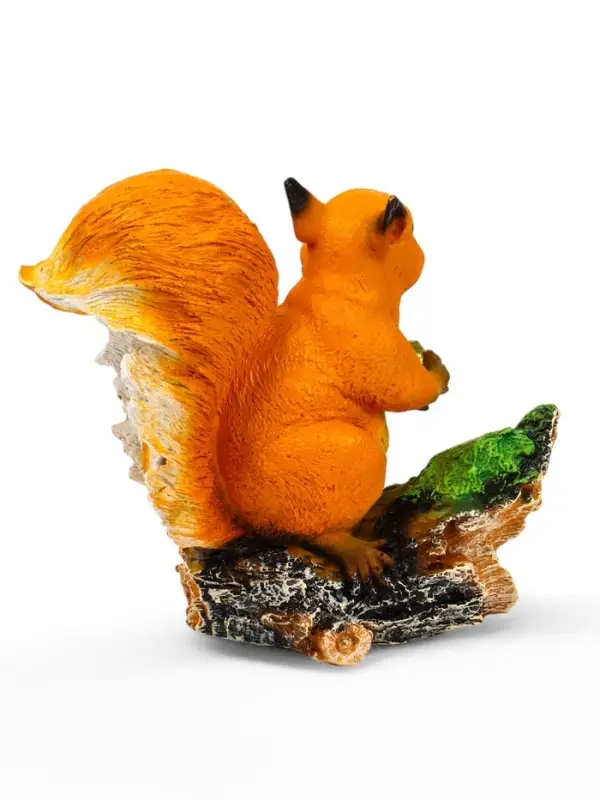 Садовая фигура из полистоуна &laquo;Белочка с орешком на пне&raquo;, 25&times;12&times;23 см