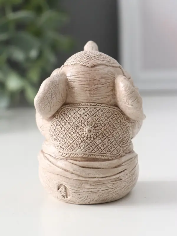 Фигура «Слон ничего не вижу», 7×5.5×6 см, слоновая кость