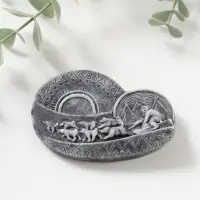 Магнит "Собачья упряжка мчится вдаль" (барельеф), 6см