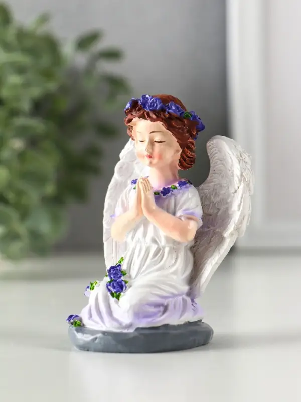 Сувенир полистоун Сувенир полистоун "Девочка-ангел в платье с лавандой - молитва" фиолет 6,7х5х9 см
