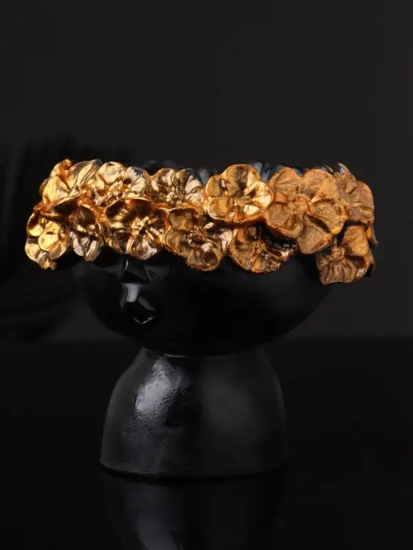 Подставка для мелочей Подставка для мелочей "Девочка в венке" 11х13х11 см, черный с бронзой