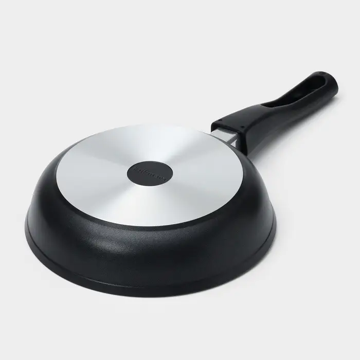 Сковорода KUKMARA &laquo;Традиция&raquo;, d=22 см, стеклянная крышка, съёмная ручка, антипригарное покрытие, алюминий, чёрный