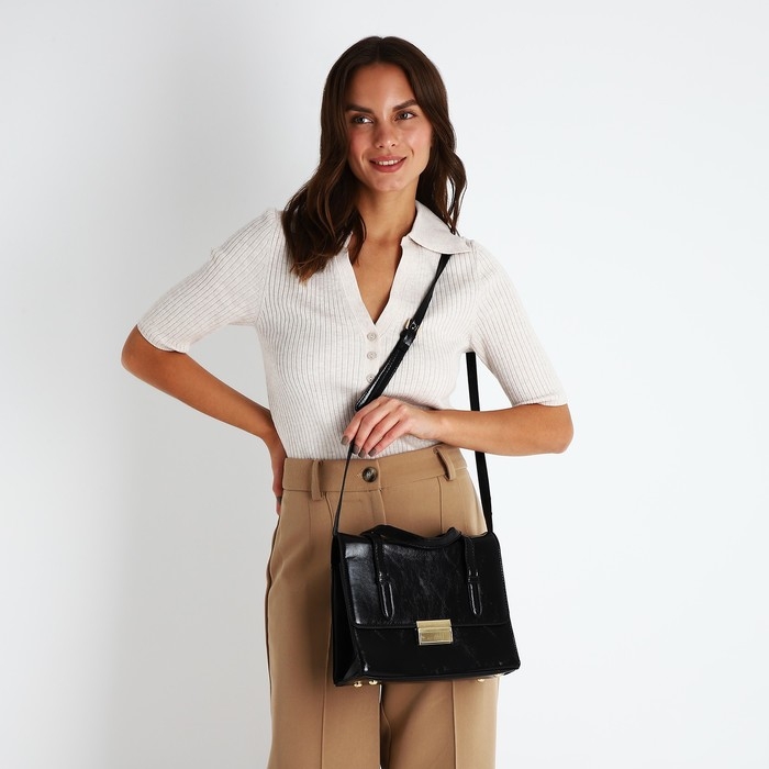 Сумка-мессенджер на клапане, цвет чёрный Сумка-мессенджер на клапане, цвет чёрный