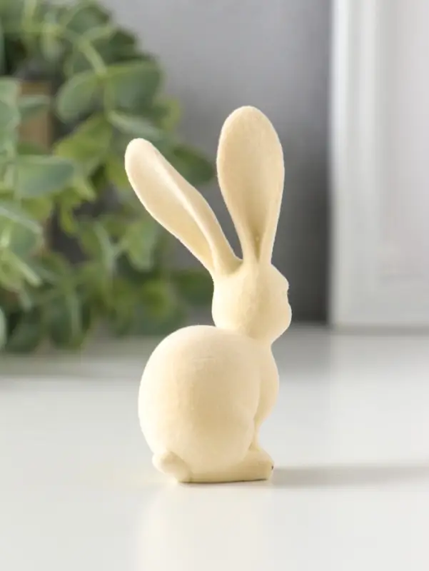 Сувенир полистоун, флок "Белый заяц" 3х4,5х8,5 см