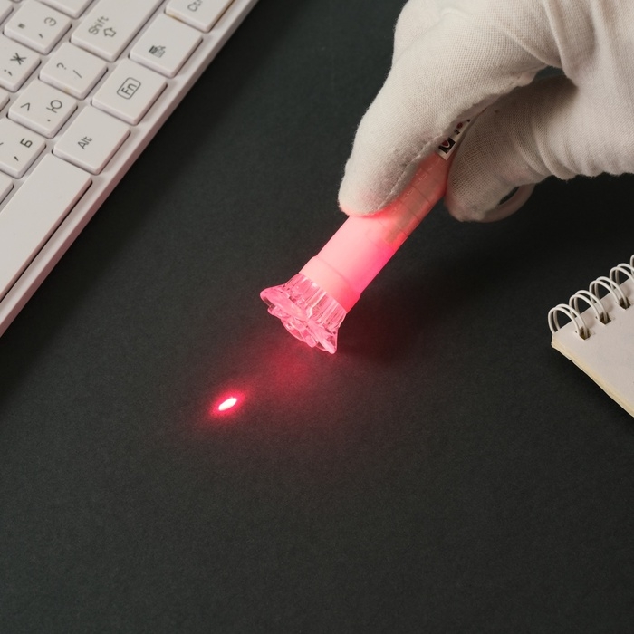 Указка лазерная+фонарик Указка лазерная+фонарик "Розовая" 3 режима светит, мигает, лазер LR44х3 шт 3х3х9 см