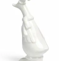 Фигурка декоративная &laquo;Гусь в шарфике и колпаке&raquo;, керамика, 10.3&times;5.4&times;16 см, белая