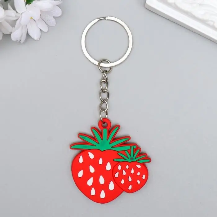 Брелок резина Брелок резина "Клубнички" 4,5х4,3х0,5 см