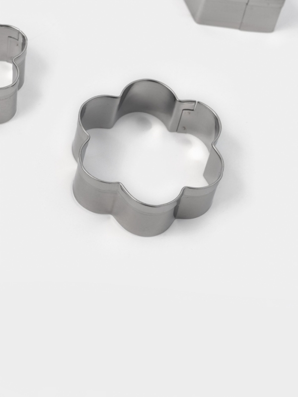 Формы для печенья Доляна «Ассорти», набор 30 шт., в кейсе, нержавеющая сталь, серебристый Формы для печенья Доляна «Ассорти», набор 30 шт., в кейсе, нержавеющая сталь, серебристый