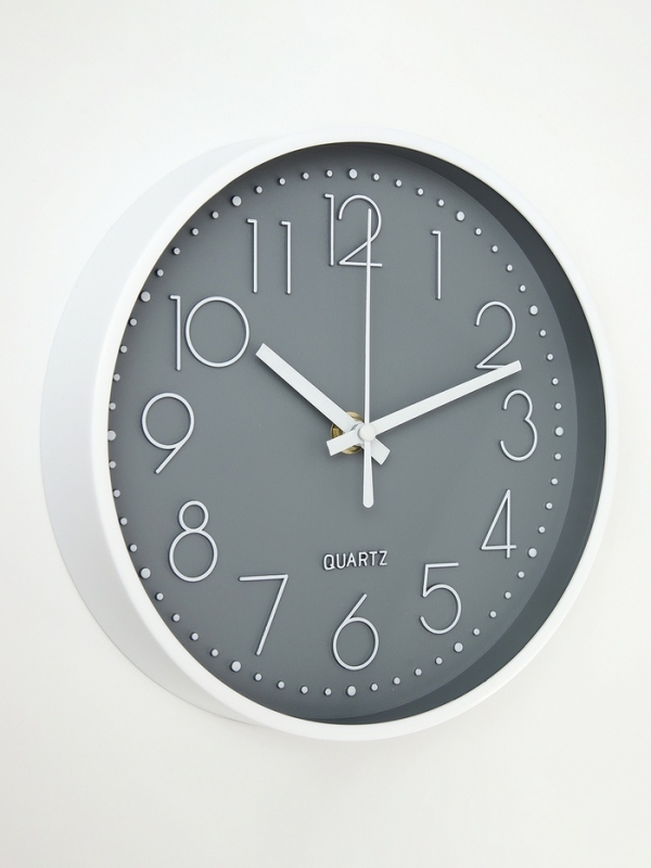 Часы настенные интерьерные «Классика», плавный ход, d-20 см Часы настенные интерьерные «Классика», плавный ход, d-20 см