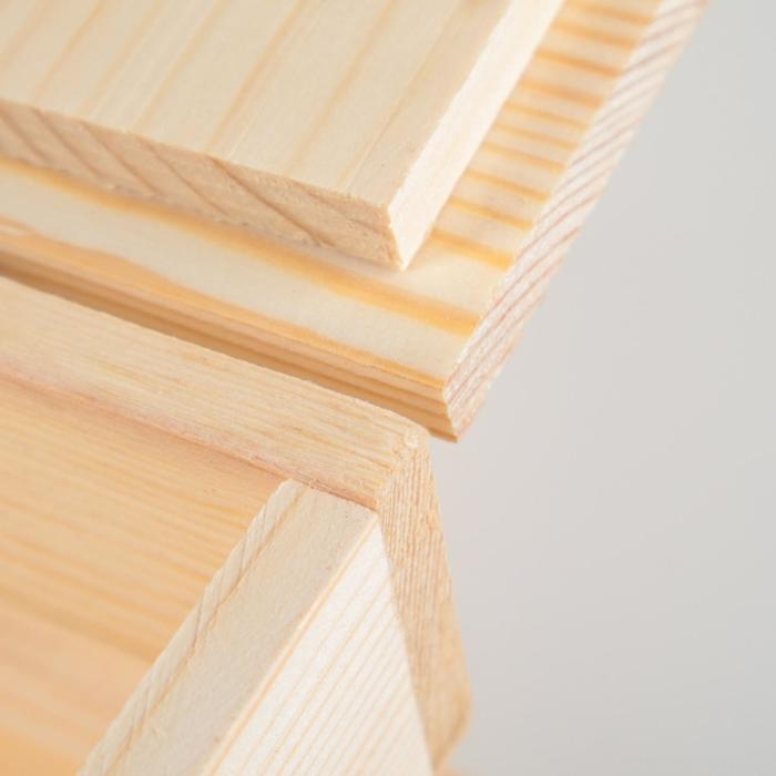 Ящик деревянный 30×20×10 см подарочный с реечной крышкой на петельках с замком