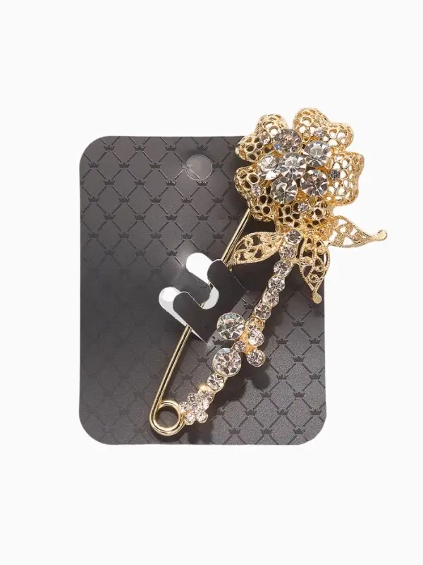 Булавка &laquo;Цветок&raquo;, ажурная композиция, 8 см, белая в золоте